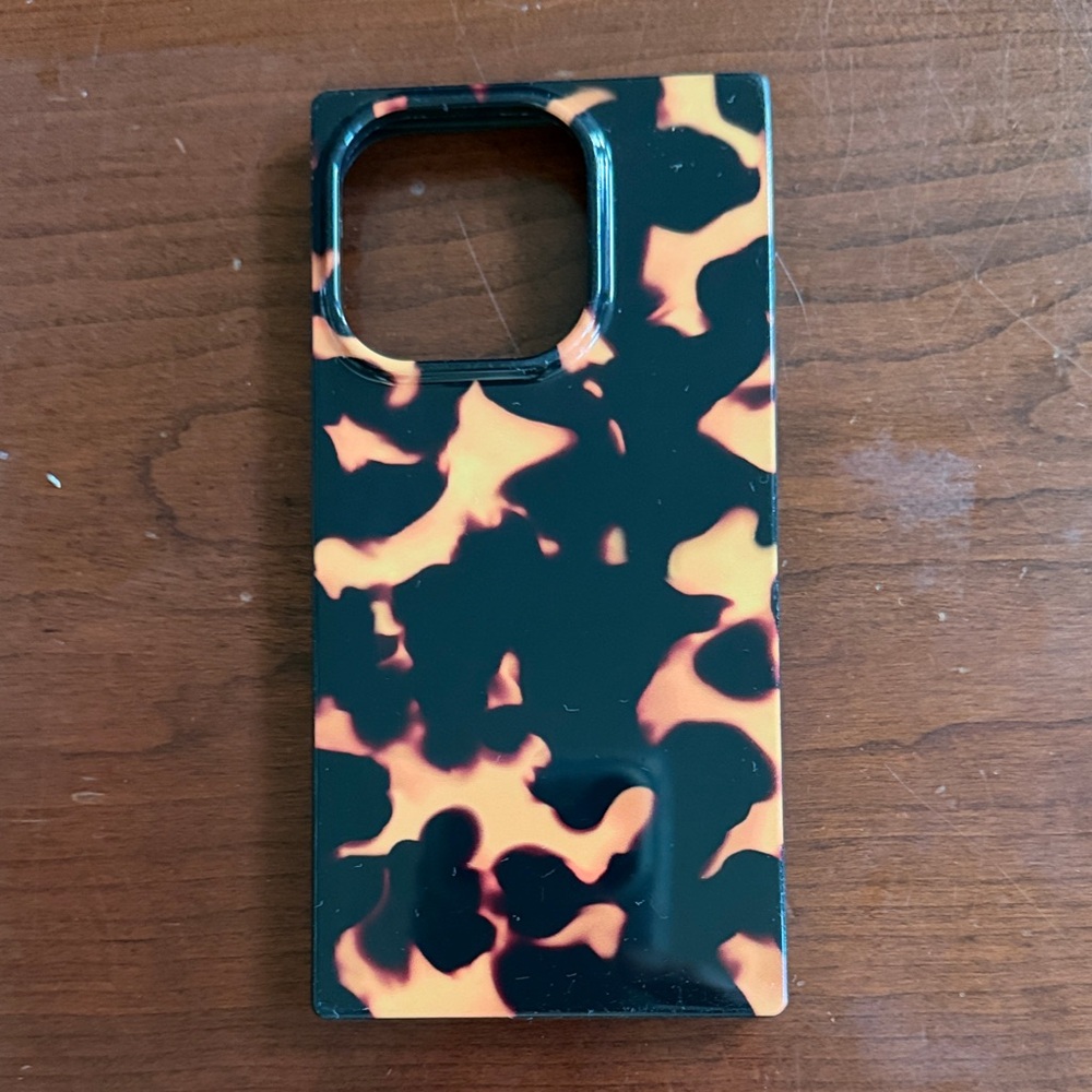 Flaunt SQUARE Tortoise Print iPhone case for 15 Pro + MagSafe